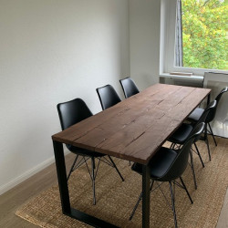 Kundenprojekt: Eichentisch im Altholz-Stil in den Maßen 200x80x3,5cm